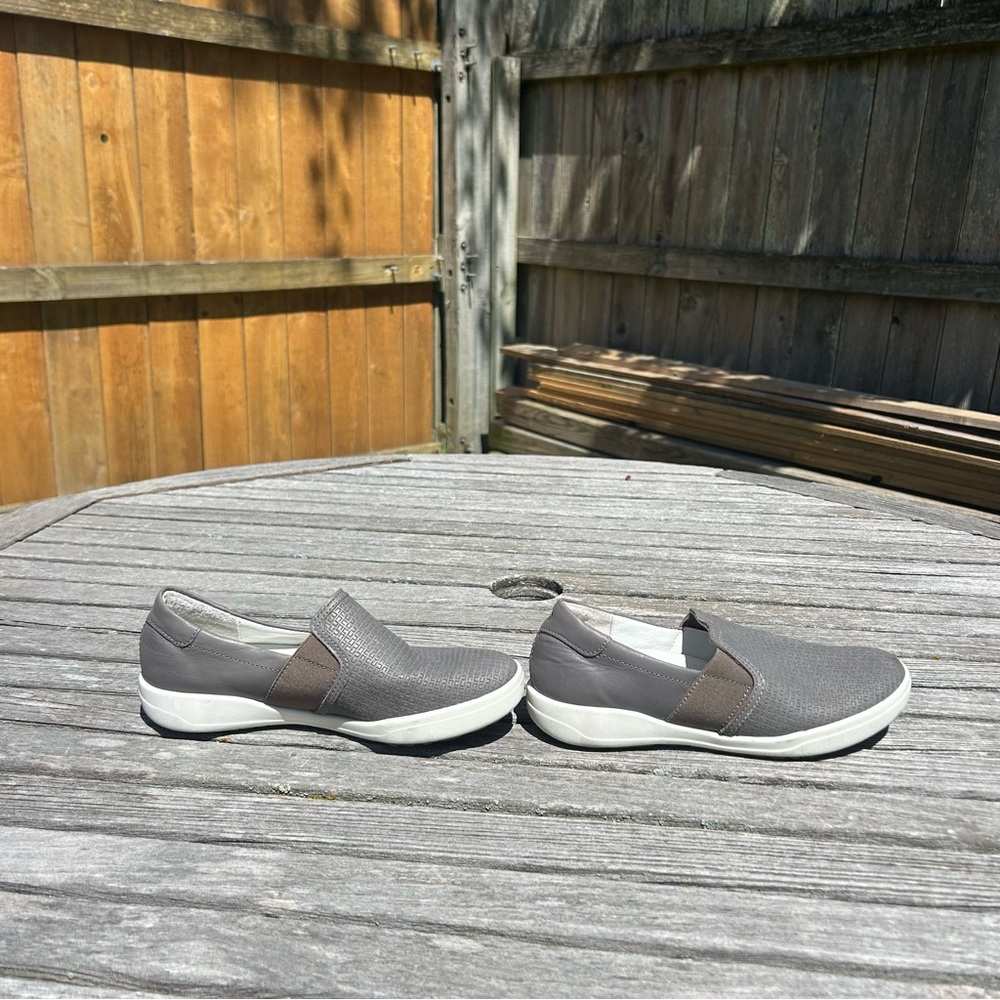 Women's Josef Seibel Sina 39 in grey Leather size 37 or 7 US‎